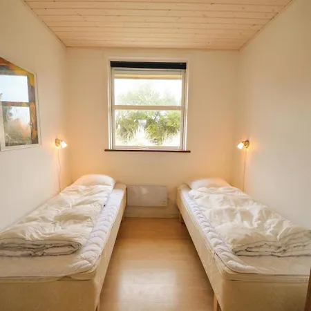 Three Bedroom Holiday In *