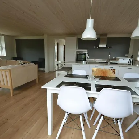 Three Bedroom Holiday In Casa vacanze Vestervig